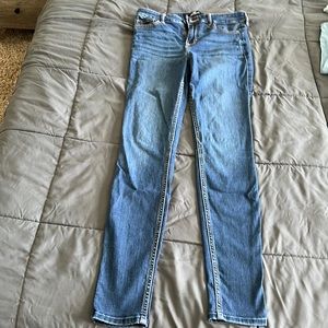 Hollister mid rise super skinny jeans